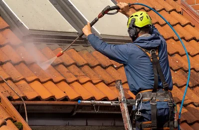 Démoussage et hydrofuge de toiture à Montbouton